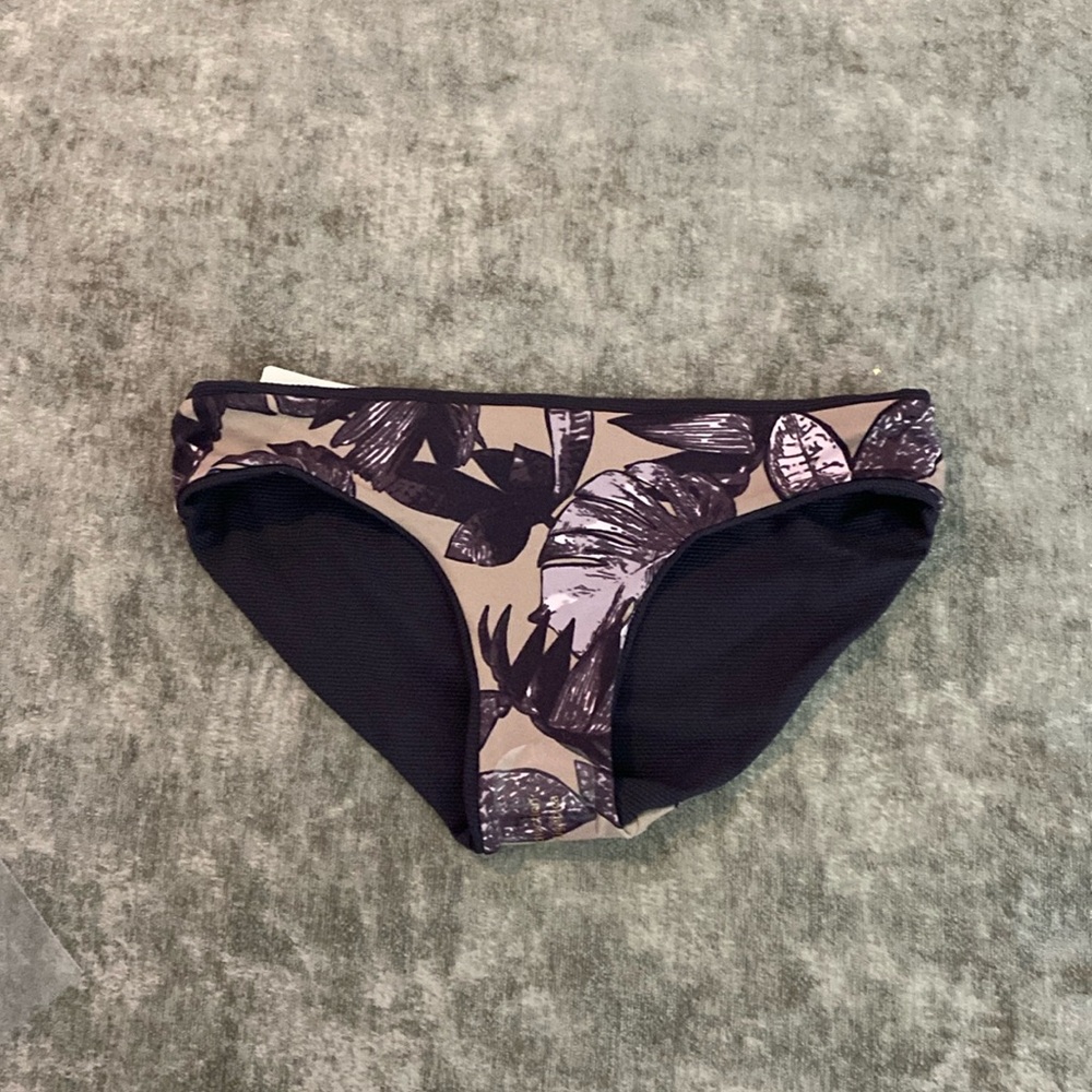 Maaji reversible blackberry and black bikini bottom. Size small. {1005}